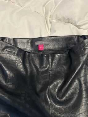 Vince Camuto Black Faux Leather Croc-Embossed leggings